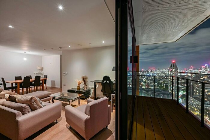 2 Bedroom Flat To Rent In St. Gabriel Walk, Elephant And Castle, SE1