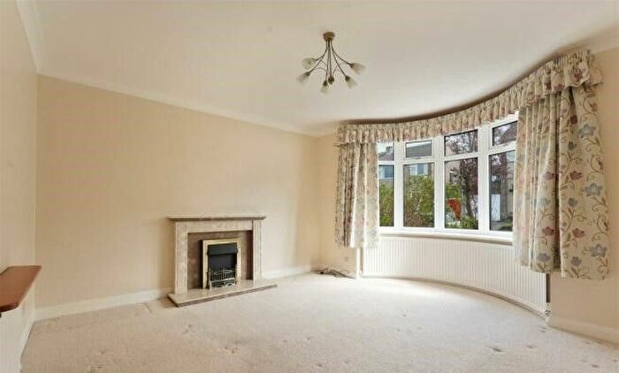 3 Bedroom Semi Detached House To Rent In Barnfield Road, Sheffield, S10