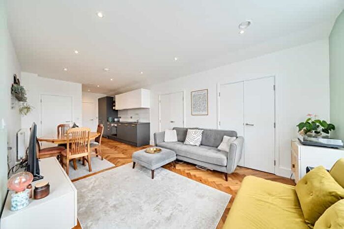 1 Bedroom Flat For Sale In Flora Court, Croydon, London, CR7