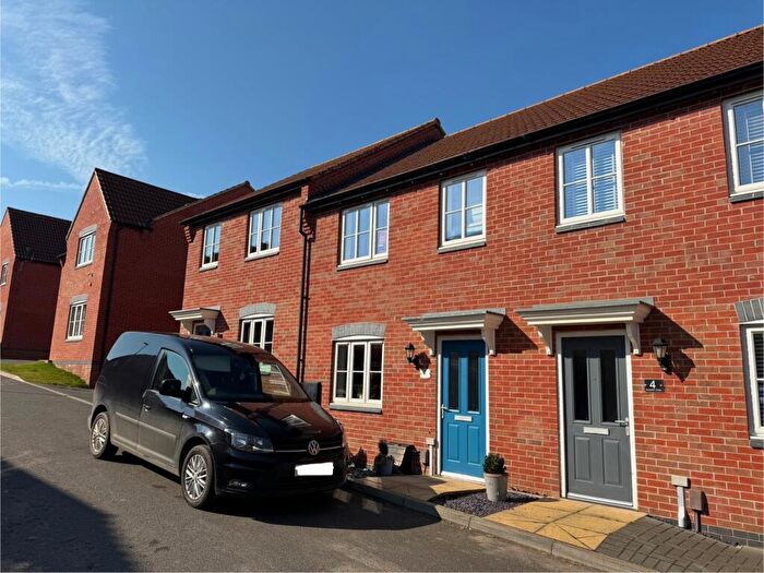 3 Bedroom Terraced House To Rent In Jameston Close, Grantham, NG31