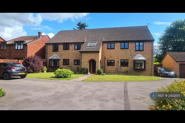 2 Bedroom Flat To Rent In The Chase, Calcot, Reading, RG31