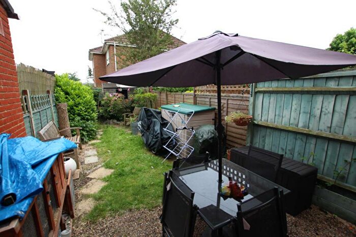 1 Bedroom Terraced House To Rent In Woking, GU22