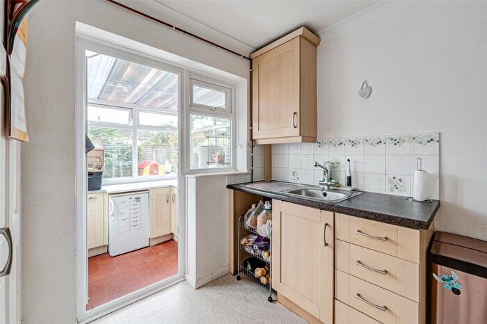 2 Bedroom Flat For Sale In Gaisford Close, Worthing, West Sussex, BN14