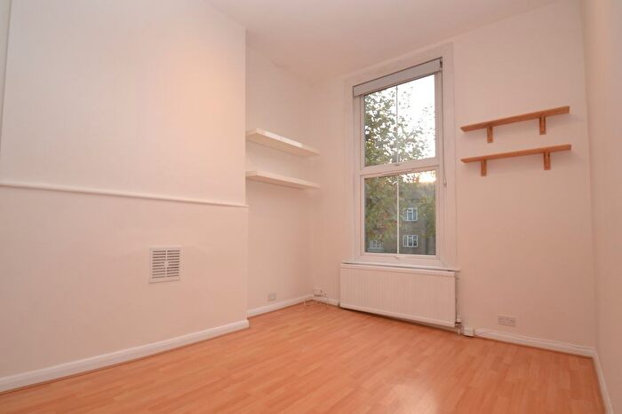 2 Bedroom Flat To Rent In Ladbroke Grove, London, W10