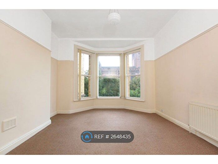3 Bedroom Flat To Rent In Gambier Terrace, Liverpool, L1