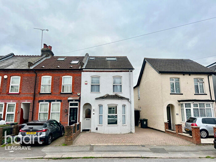 5 Bedroom End Of Terrace House For Sale In Gardenia Avenue, Luton, LU3