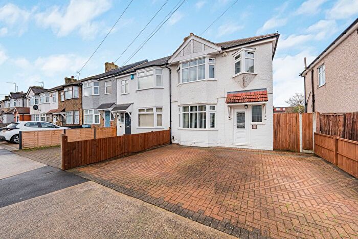 3 Bedroom End Terrace House For Sale In Woodcroft Crescent, Hillingdon, UB10