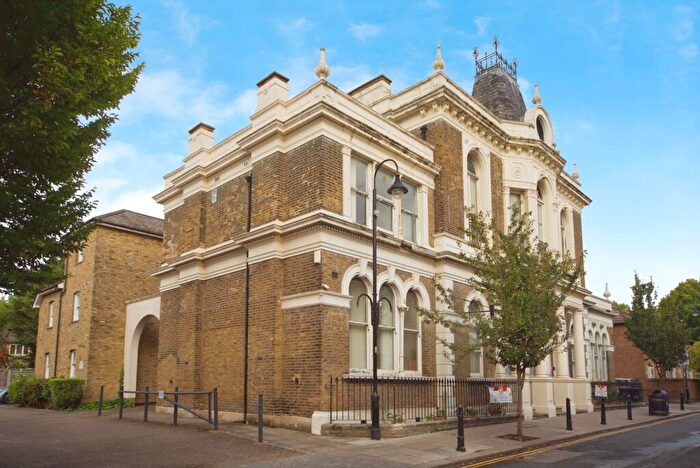 1 Bedroom Flat For Sale In Connaught Court, C Orford Road, Walthamstow, E17