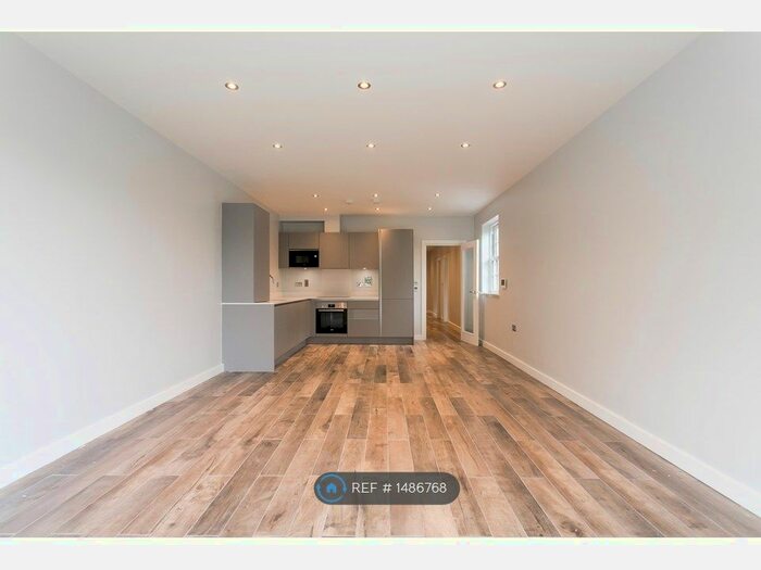 3 Bedroom Flat To Rent In London Road, Southborough, Tunbridge Wells, TN4