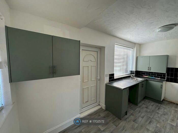 2 Bedroom End Of Terrace House To Rent In Brentford Road, Stockton-On-Tees, TS20