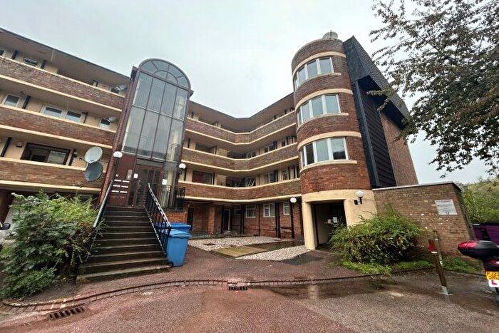 1 Bedroom Flat To Rent In Minster Court, Liverpool, L7