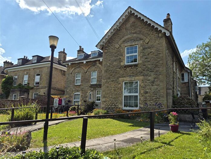 2 Bedroom Apartment For Sale In Somerford Road, Cirencester, GL7