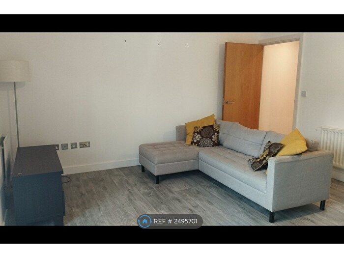 2 Bedroom Flat To Rent In Grove Crescent Road, Stratford, E15