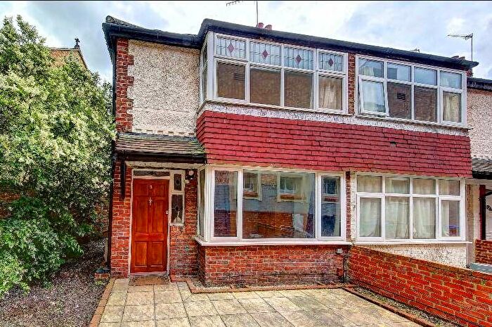 4 Bedroom Terraced House To Rent In Oaklea Passage, KT1