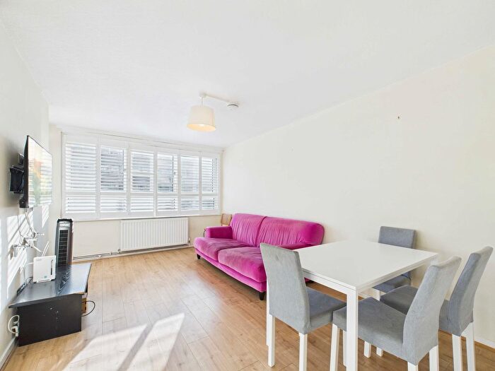 3 Bedroom Flat To Rent In Morley Street, Waterloo, SE1