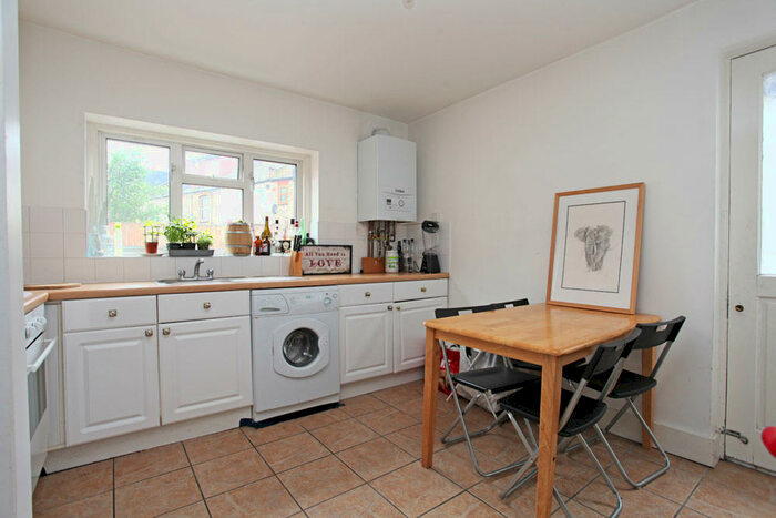 1 Bedroom Flat To Rent In Grove Green Road, Leytonstone, E11