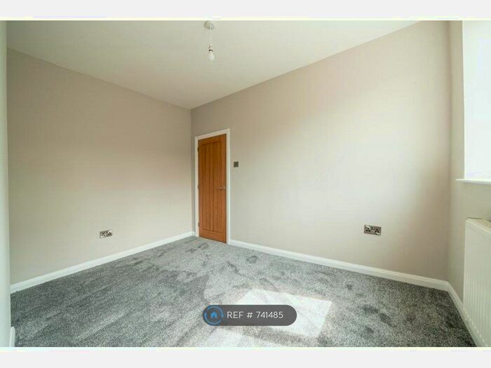 1 Bedroom Flat To Rent In First Floor, Sheffield, S8