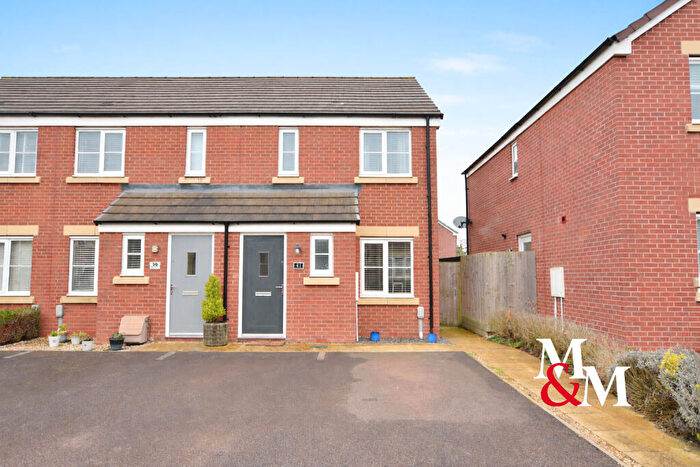 2 Bedroom End Of Terrace House To Rent In Messor Gardens, LU7