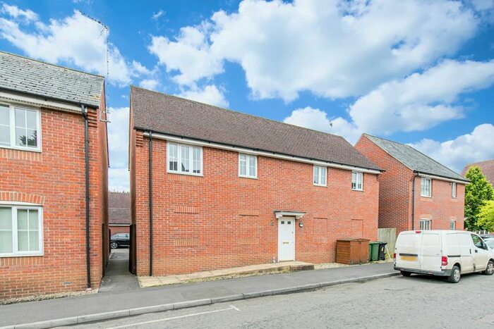 2 Bedroom Flat To Rent In Robinson Road, Wootton, OX1