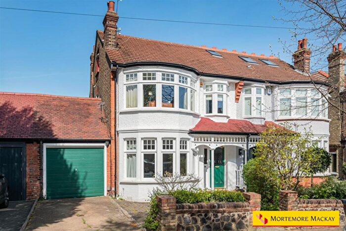4 Bedroom Semi-Detached House For Sale In Orpington Road, London, N21