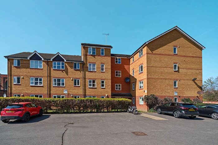 2 Bedroom Flat To Rent In Armoury Road, Deptford, London, SE8