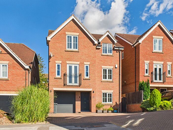 5 Bedroom Detached House For Sale In Blackthorn Close, Gedling, Nottingham, NG4