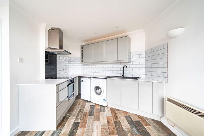 1 Bedroom Flat To Rent In Stoke Newington High Street, Stoke Newington, London, N16
