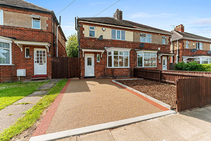 3 Bedroom Semi-Detached House For Sale In Chelmsford Avenue, Grimsby, DN34