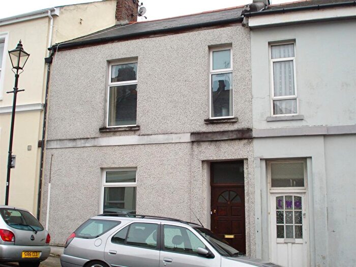 2 Bedroom Flat For Sale In Clifton Street, Plymouth, PL4