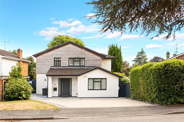 4 Bedroom Detached House For Sale In Lych Way, Horsell, Surrey, GU21