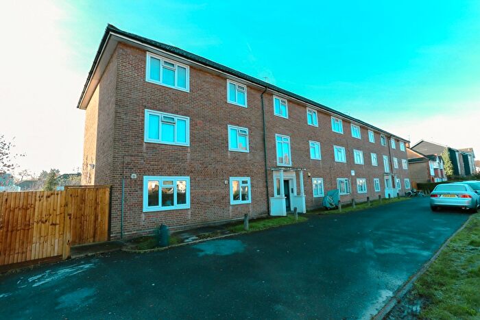 2 Bedroom Flat To Rent In B Pinner Road, Northwood, HA6