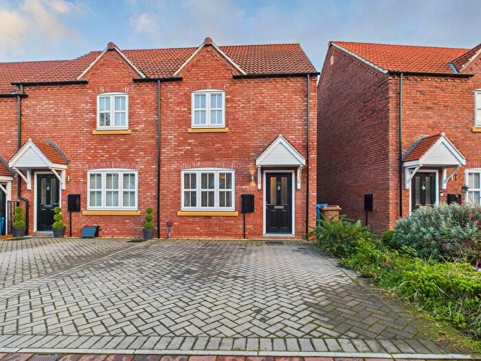 2 Bedroom End Of Terrace House For Sale In Sanderson Drive, Hessle, HU13