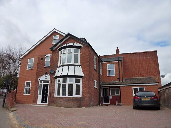 1 Bedroom Flat To Rent In Flat Hazelbury Crescent, Luton, LU1