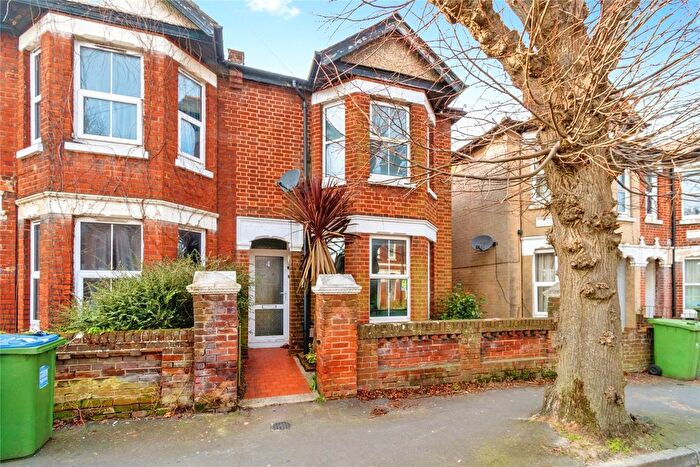 3 Bedroom Semi Detached House For Sale In Newcombe Road, Southampton, Hampshire, SO15