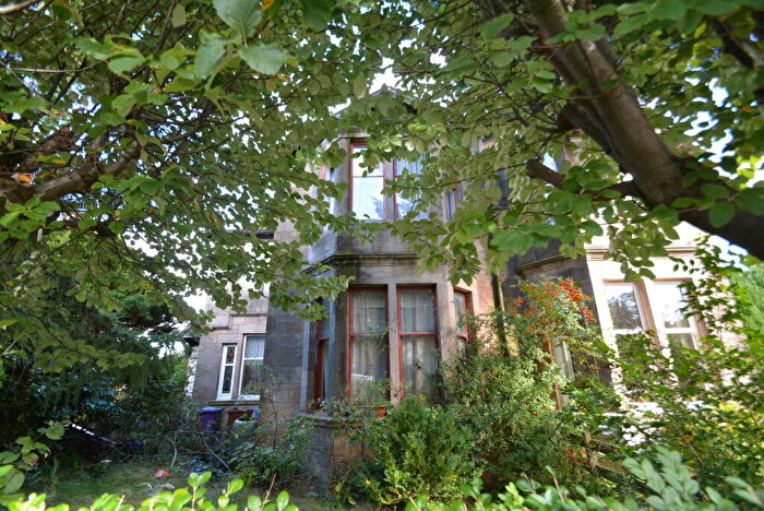 4 Bedroom Semi-Detached House For Sale In Drumover Drive, Tollcross, Glasgow, G31