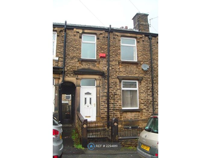 2 Bedroom Terraced House To Rent In College Street, Huddersfield, HD4