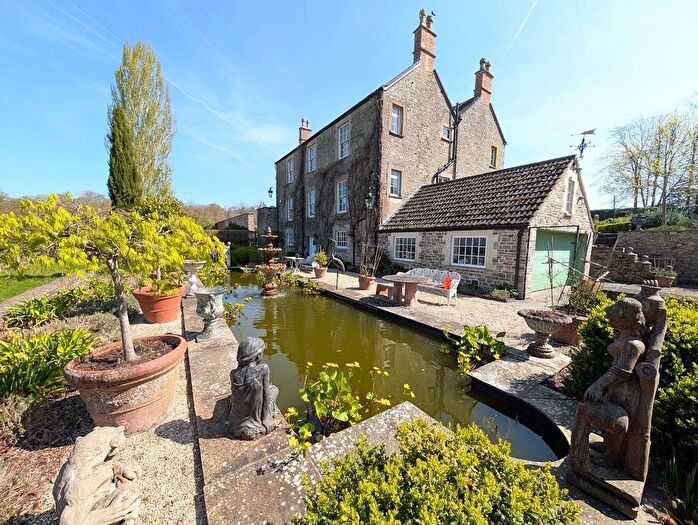 6 Bedroom Property For Sale In Charfield Road, Tortworth, GL12