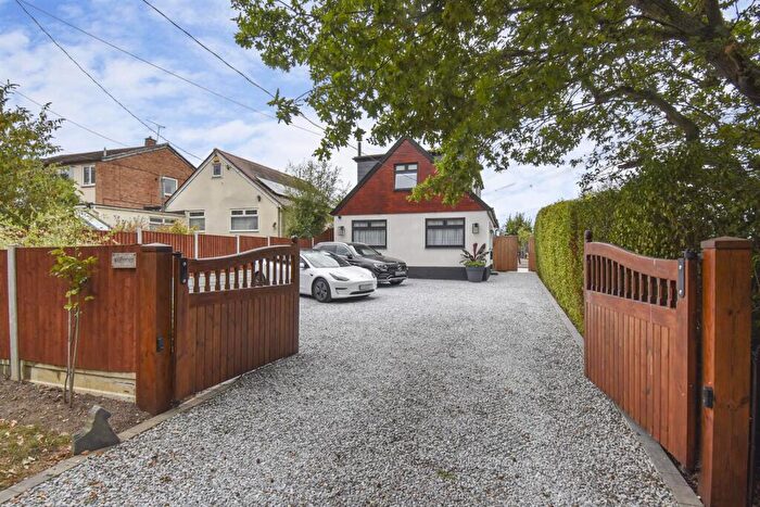 4 Bedroom Detached House For Sale In Southend Road, Howe Green, CM2