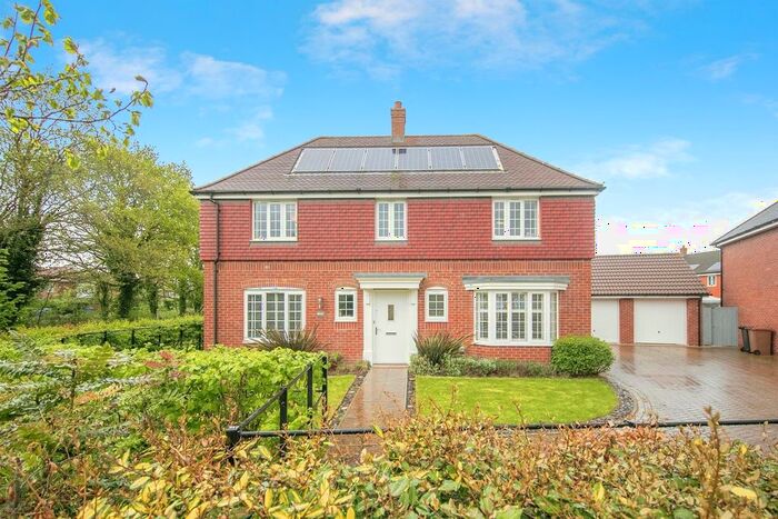4 Bedroom Detached House For Sale In Abbott Way, Holbrook, Ipswich, IP9