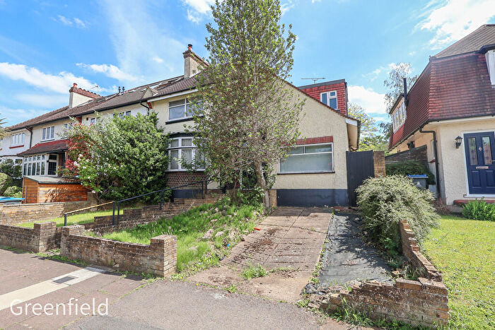 4 Bedroom End Of Terrace House For Sale In Surbiton Hill Park, Surbiton, KT5