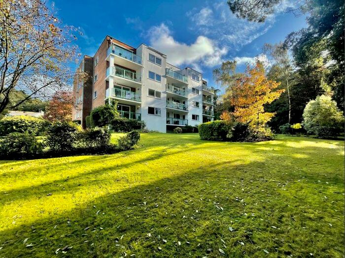 3 Bedroom Apartment To Rent In Lilliput, BH14