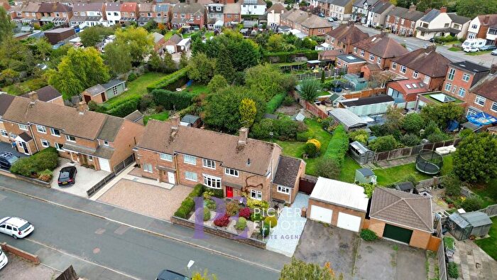 3 Bedroom Semi-Detached House For Sale In Elizabeth Road, Hinckley, LE10