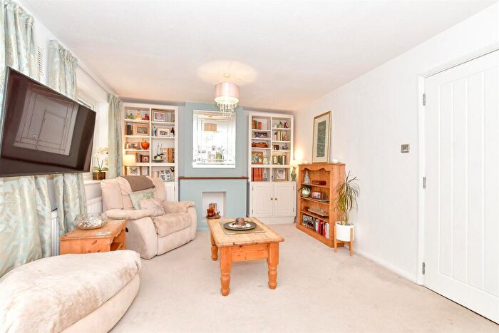 5 Bedroom Detached House For Sale In Rumbolds Close, Chichester, West Sussex, PO19