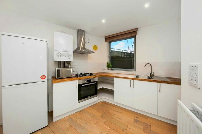 1 Bedroom Flat To Rent In Wick Lane, London, E3