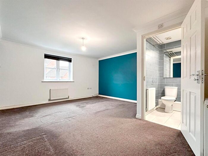 4 Bedroom Town House To Rent In Myrtle Crescent, Sheffield, S2