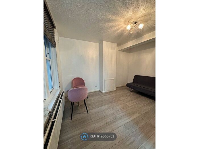 1 Bedroom Flat To Rent In Highbury Grange, London, N5