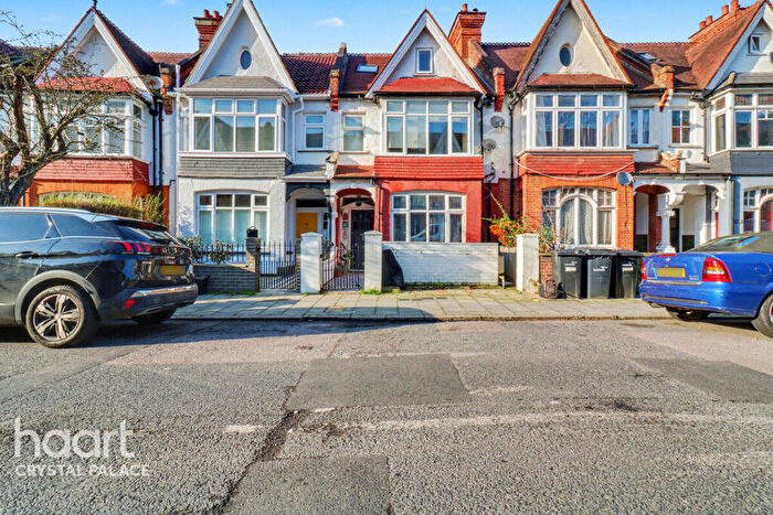 2 Bedroom Flat For Sale In Broxholm Road, London, SE27