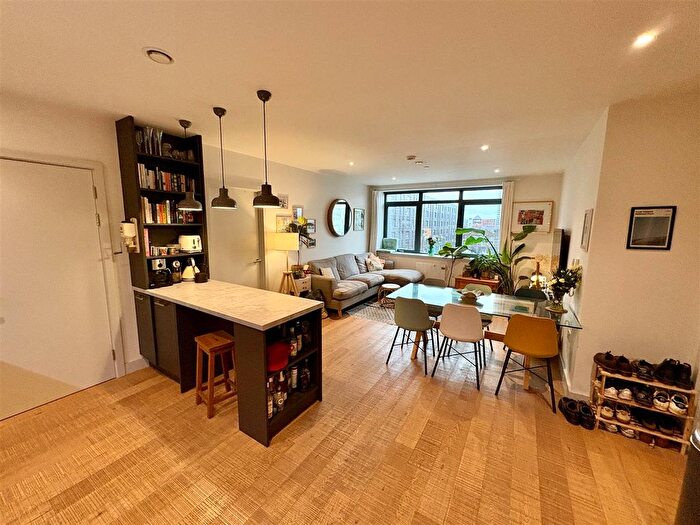 2 Bedroom Flat For Sale In Vesta Street, Manchester, M4