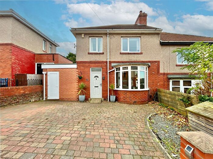 3 Bedroom Semi-Detached House For Sale In Bideford Gardens, Low Fell, NE9
