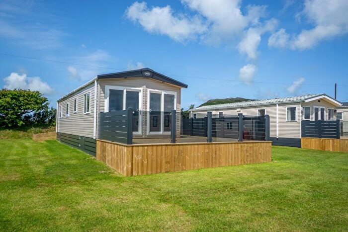 2 Bedroom Park Home For Sale In Mynytho, Pwllheli, LL53
